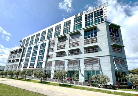 Shared and coworking spaces at 800 Southeast 4th Avenue in HALNDLE BCH