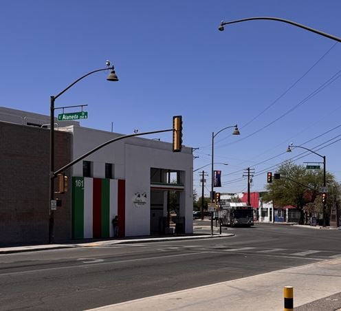160 E Alameda