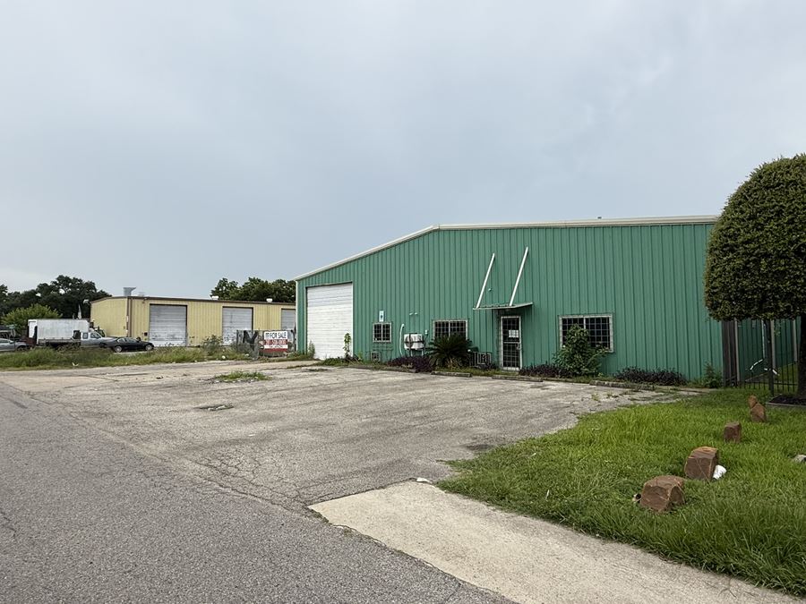 713 NEBRASKA STREET, SOUTH HOUSTON- 7,920 SF IND WAREHOUSE