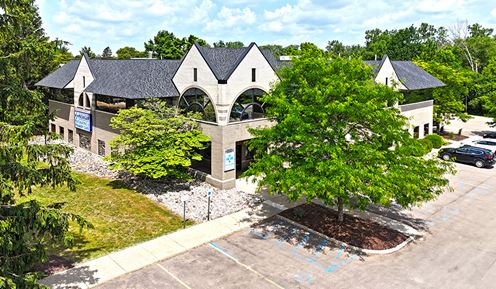 Up to 9,126 SF Medical Office Building/702 W. Lake Lansing