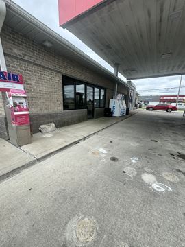 1702 W Laskey Rd