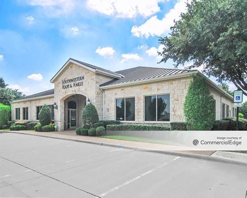 Frisco Bridges Office Park - 3880 Parkwood Blvd