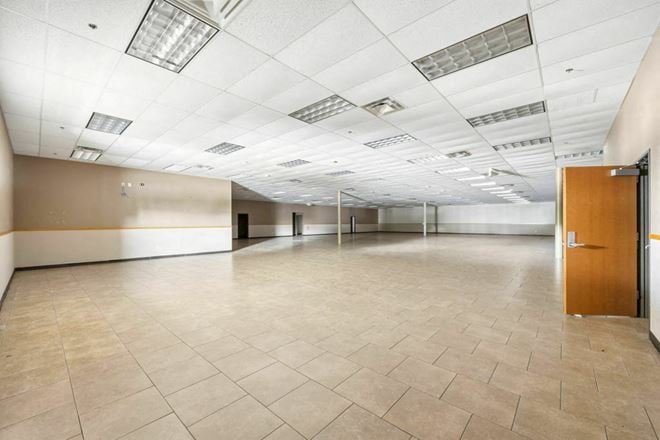 Eastgate Plaza | 1430-1524 Northwest Hwy, Garland, TX