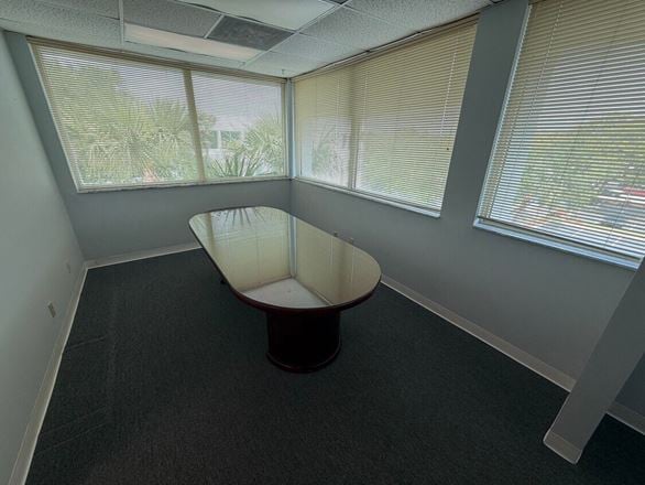 1397 SF Suite 305 E Professional and Medical Office Space