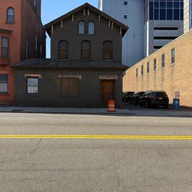 492 Pearl St - 4,088+/- SF RETAIL SPACE
