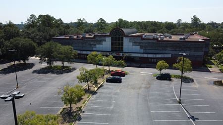 Retail space for Rent at 1501 Governors Square Blvd in Tallahassee
