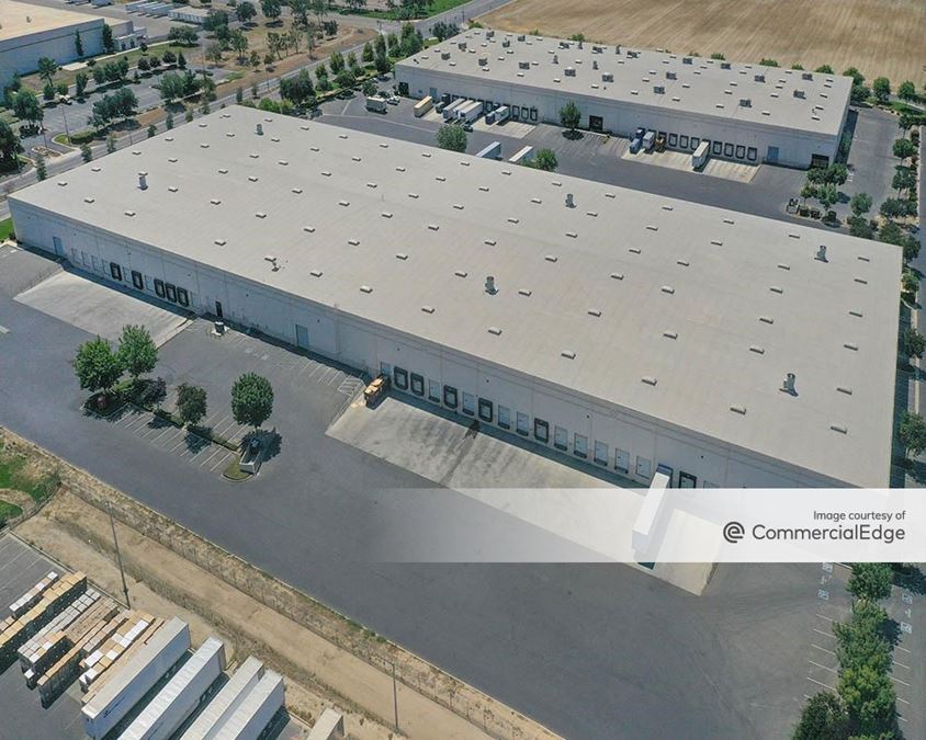 2305 North Plaza Drive, Visalia, CA 93291