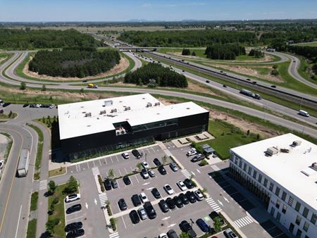 Other space for Rent at 401 rue Louis-Blériot in Mascouche
