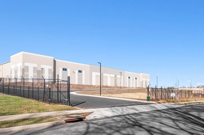 11501 Roosevelt Building 1
