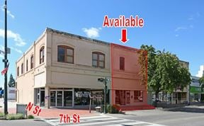 Retail/Office Spaces w/ Parking & TI's Available