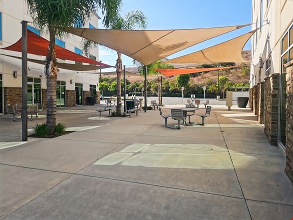 CA, Pomona - Rancho Camino Dr