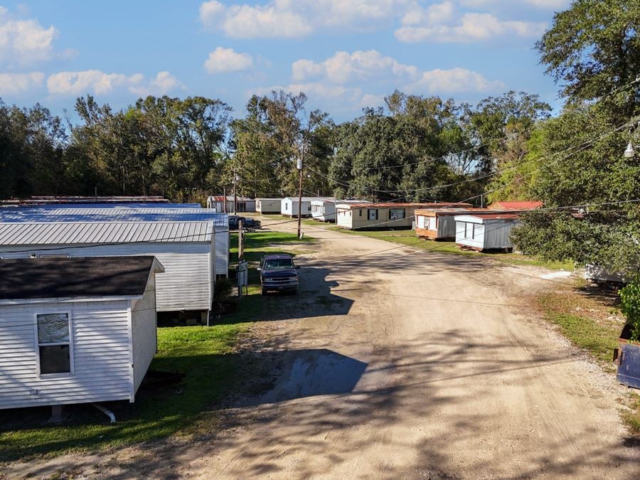 18-Unit Mobile Home Park in Sorrento – Rare Opportunity