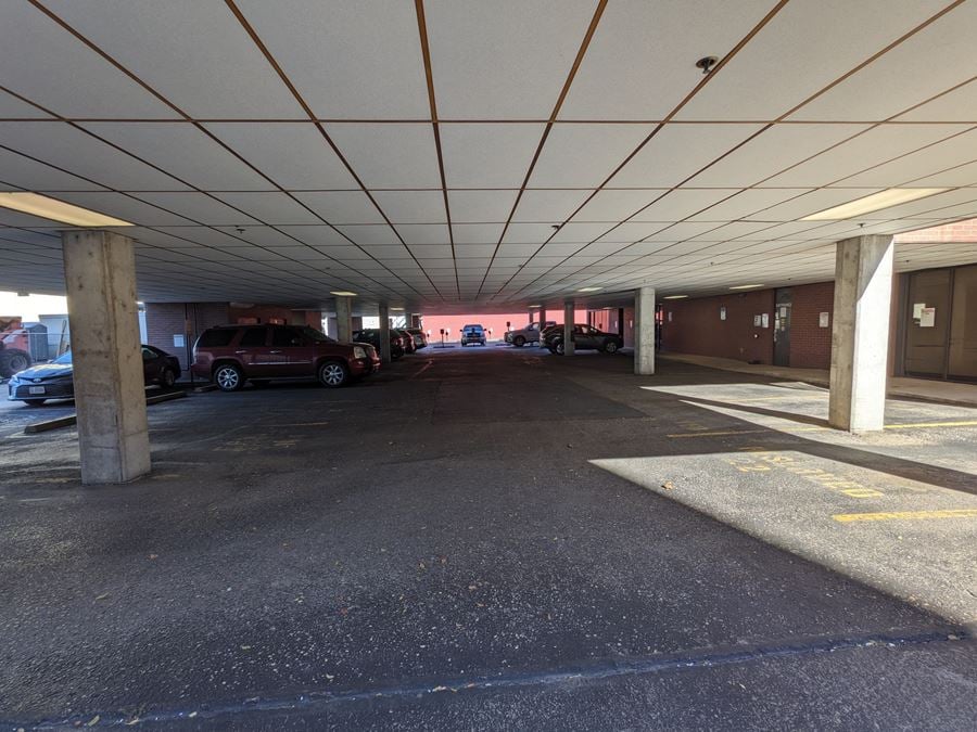 DOWNTOWN OFFICE WITH DOORSIDE PARKING