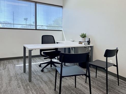 Regus - Tucson E Broadway Blvd