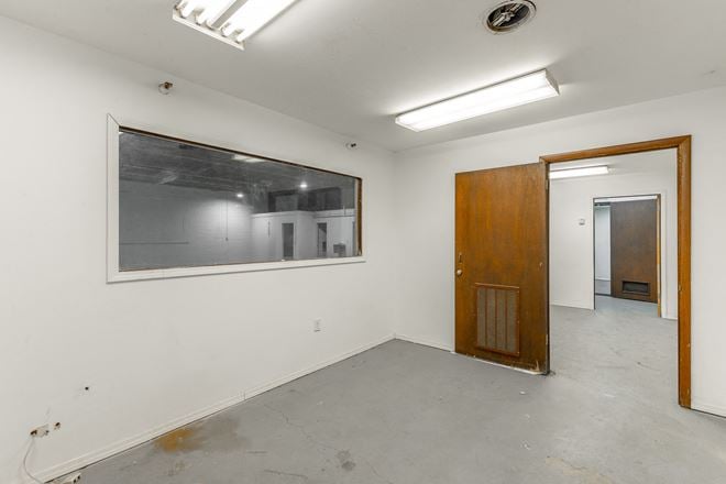 3707 Calhoun Ave