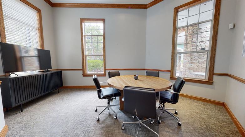 Apt CoWork - at Cottonwood Ridgeview