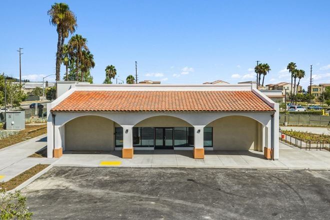 Starbucks - Upland, CA 