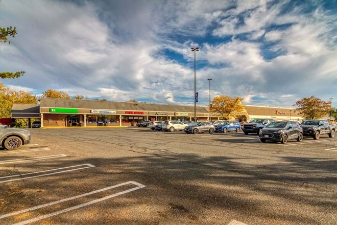Pittsfield, MA - Stop & Shop Plaza