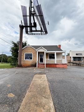 1303 Laurens Rd