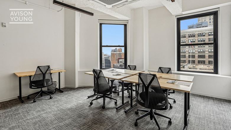 386 Park Ave South