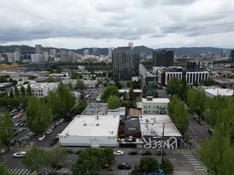 Unique SE Portland Warehouse with Wash Bay