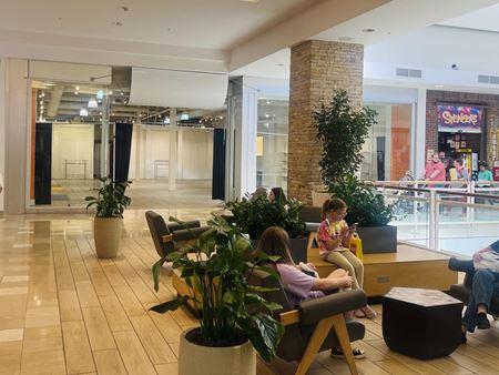 2000     Space Photo Gallery 3