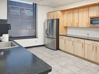HQ - Waukesha - 259 W Broadway