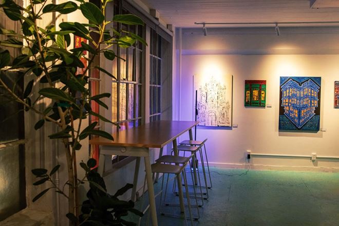 Decentered Studio