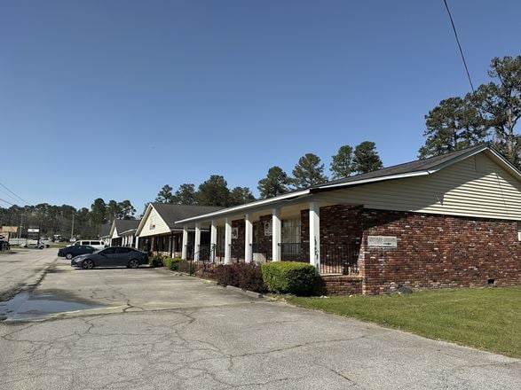 Woodside Square Complex