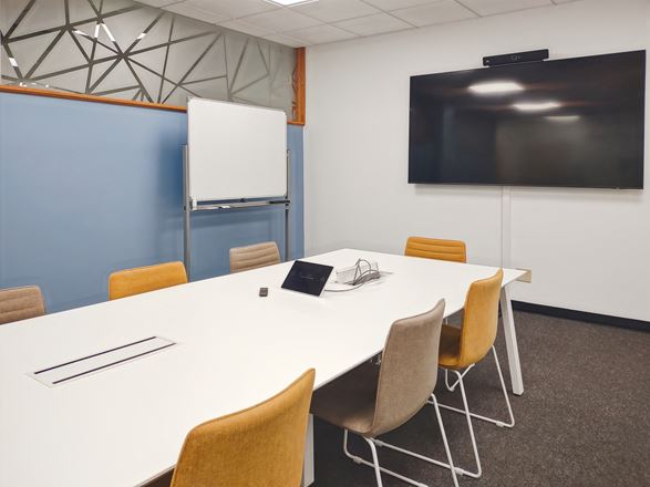 HQ - Waukesha - 259 W Broadway