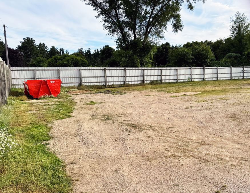 LIGHT-INDUSTRIAL BUILDING W/STORAGE YARD - PAW PAW, MI