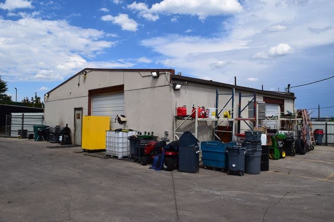 Off/Whse with outdoor storage for sale/lease