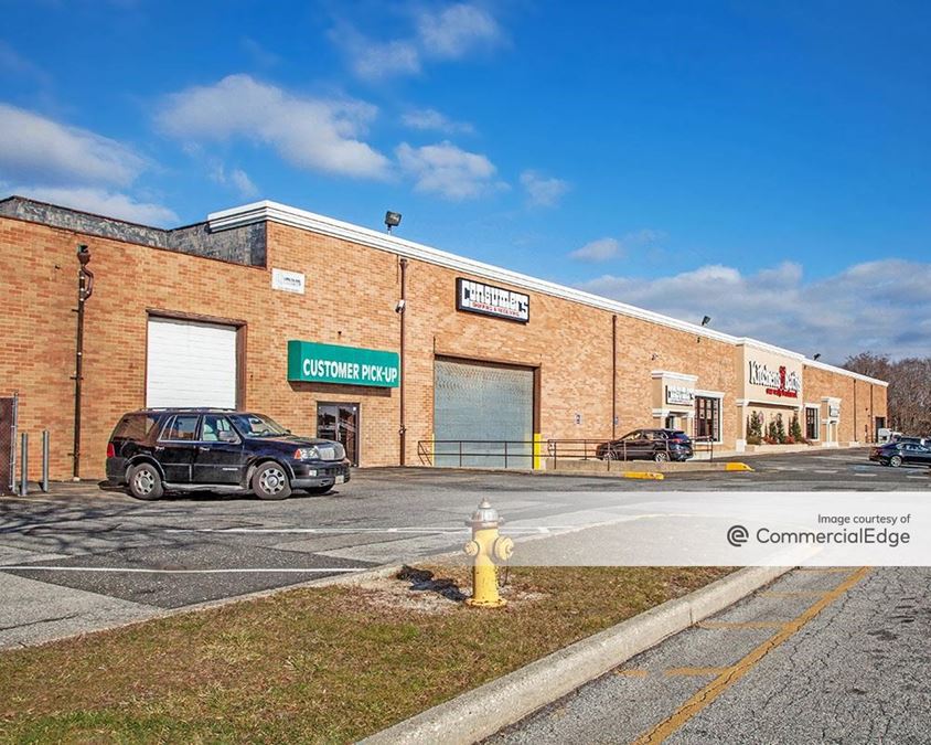 717 Broadway Avenue, Holbrook, NY 11741