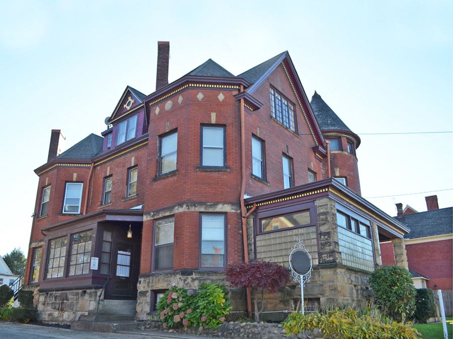 8Unit, MixedUse Investment Property 551 W. 8th Street, Erie, PA