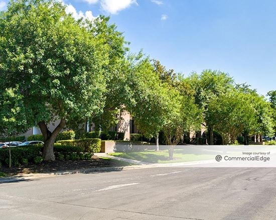 CENTERVIEW CROSSING - BURNET BUILDING