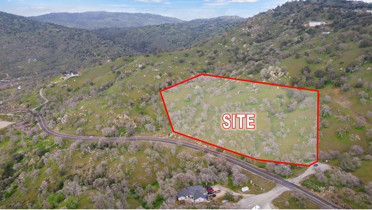 ±8.85 Acres of Level Land in Stallion Springs, CA