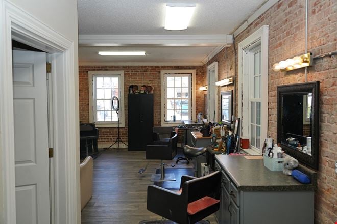 116 E Earle St