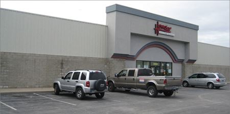 Excellent Retail/Office Location - Huntington