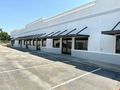 Newly Renovated Shopping Plaza Near Buc-ee's