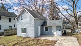Newly Updated Home Near Downtown