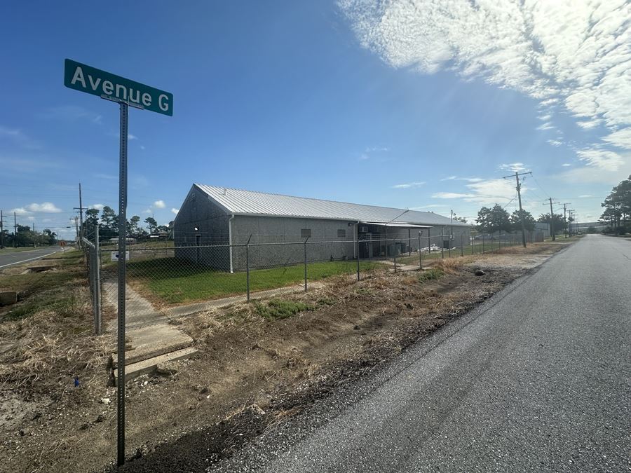 1001 Main St
