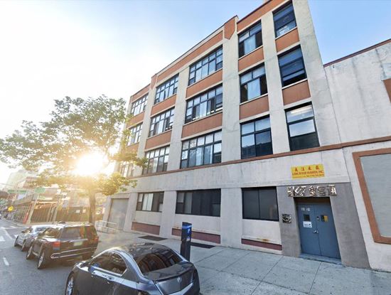 33-01 Queens Boulevard