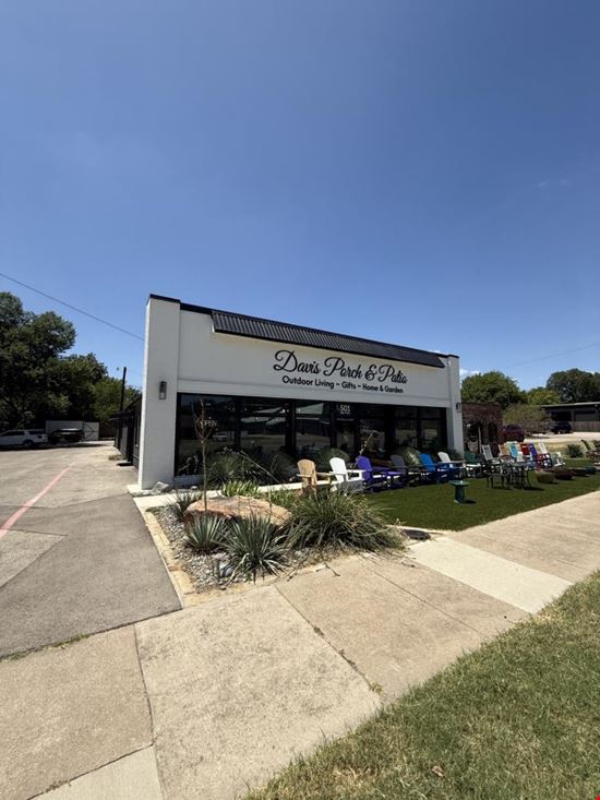 Standalone Retail Building - Weatherford, TX