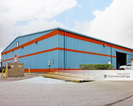 Photo of commercial space at 3751 County Road 561 in Tavares