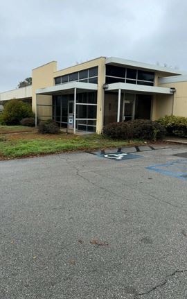505 Forest Ave. - 3,034 SF on 1 acre corner lot, Zoned B-2