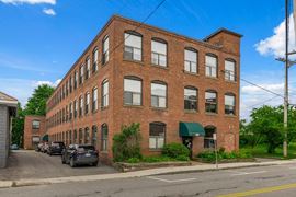 103 Roxbury St