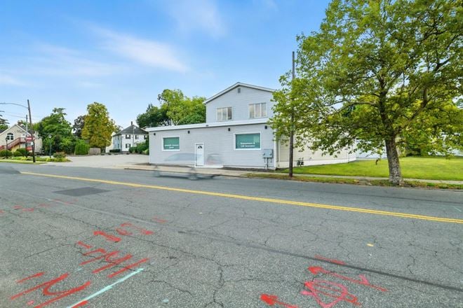 485 Main St