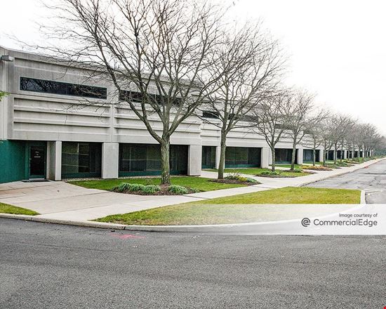 400 & 500 Apgar Drive