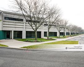 400 & 500 Apgar Drive