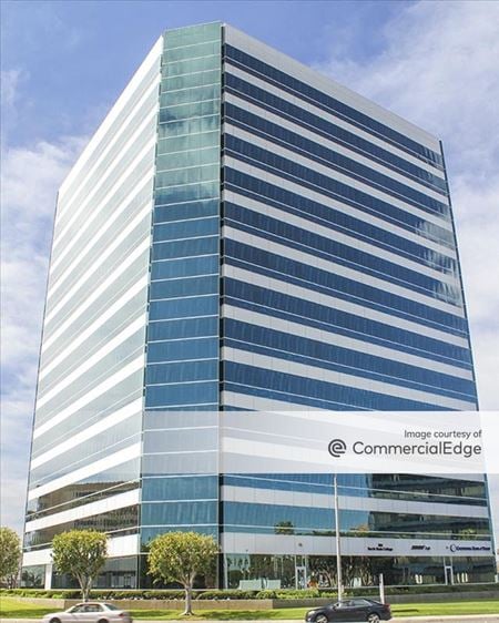 Commercial space for Rent at 500 North State College Blvd in Orange
